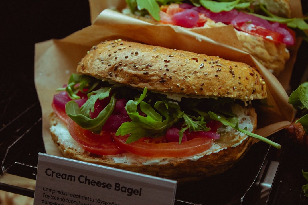 calories in bagel with cream cheese analysis 2026