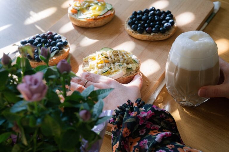 calories in blueberry bagel - Photo by Sunny Nguyen on Unsplash