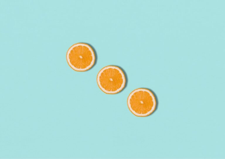 calories in oranges 100g - Photo by Sophie Popplewell on Unsplash