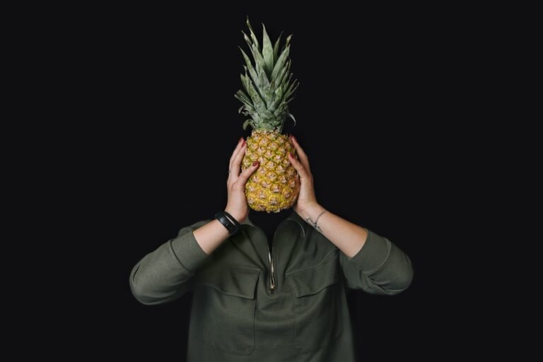 calories in pineapple 100g - Photo by Yap on Unsplash