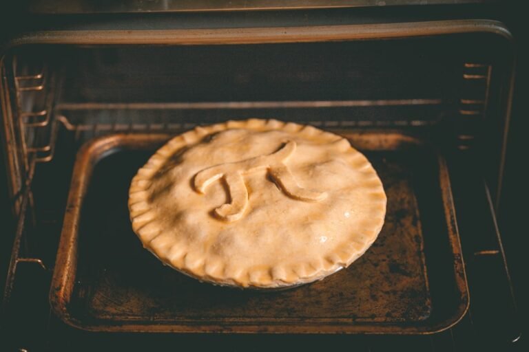 calories in steak pie - Photo by Rob Wicks on Unsplash